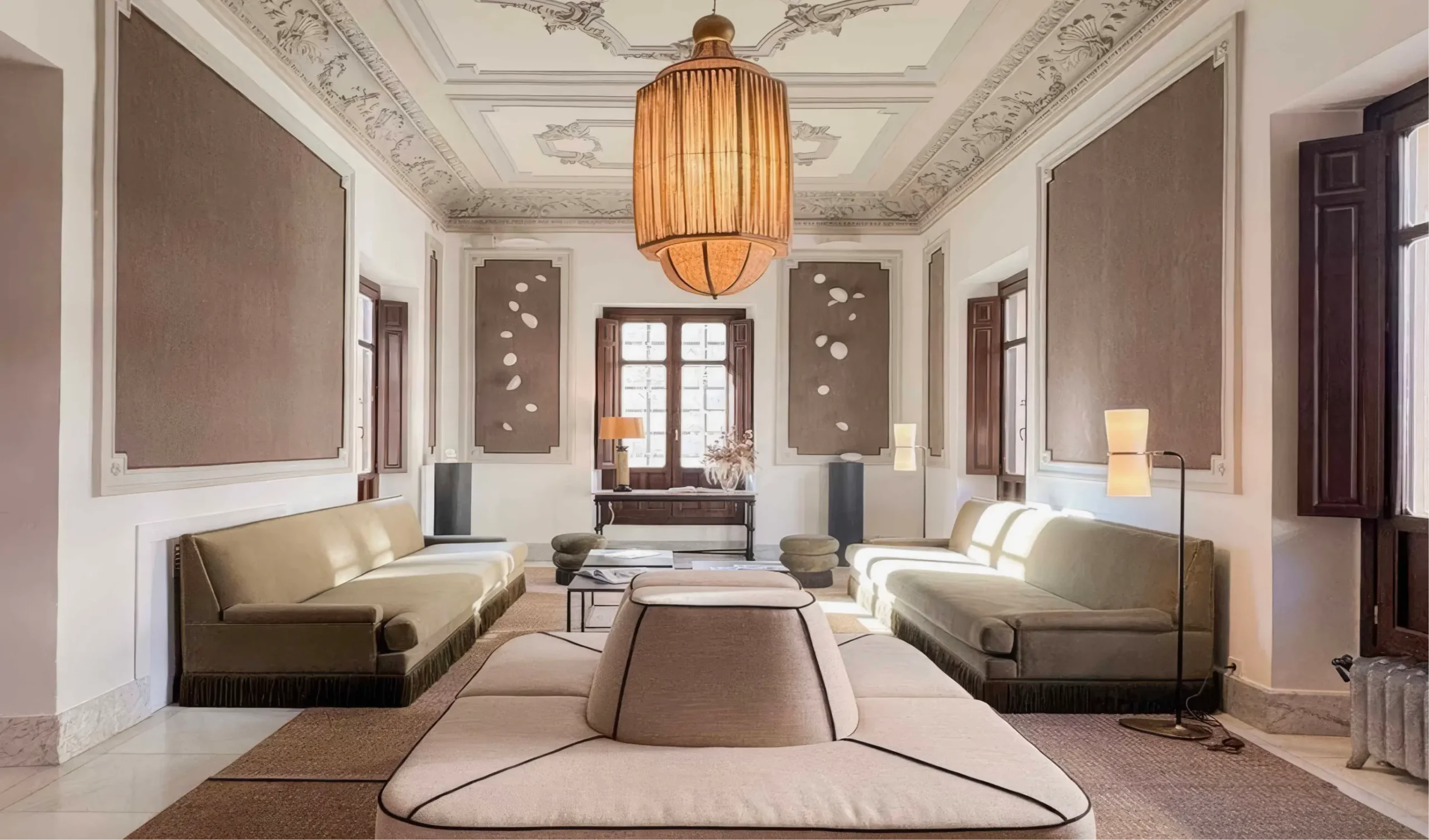 Salón del Hotel Hospes Palacio de los Patos en Granada, interiorismo de BC Studio