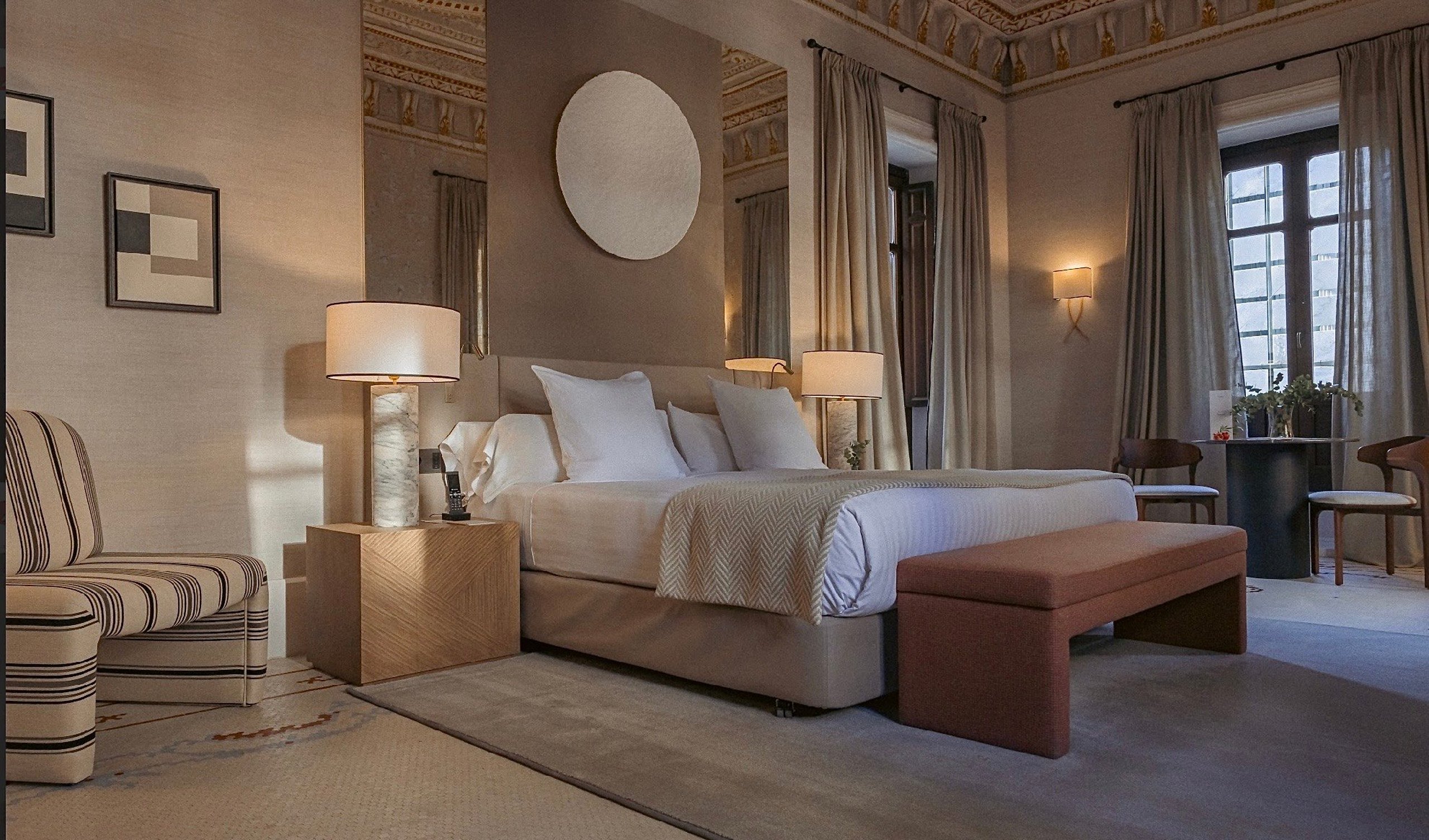 Palacio de los Patos – dormitorio con friso